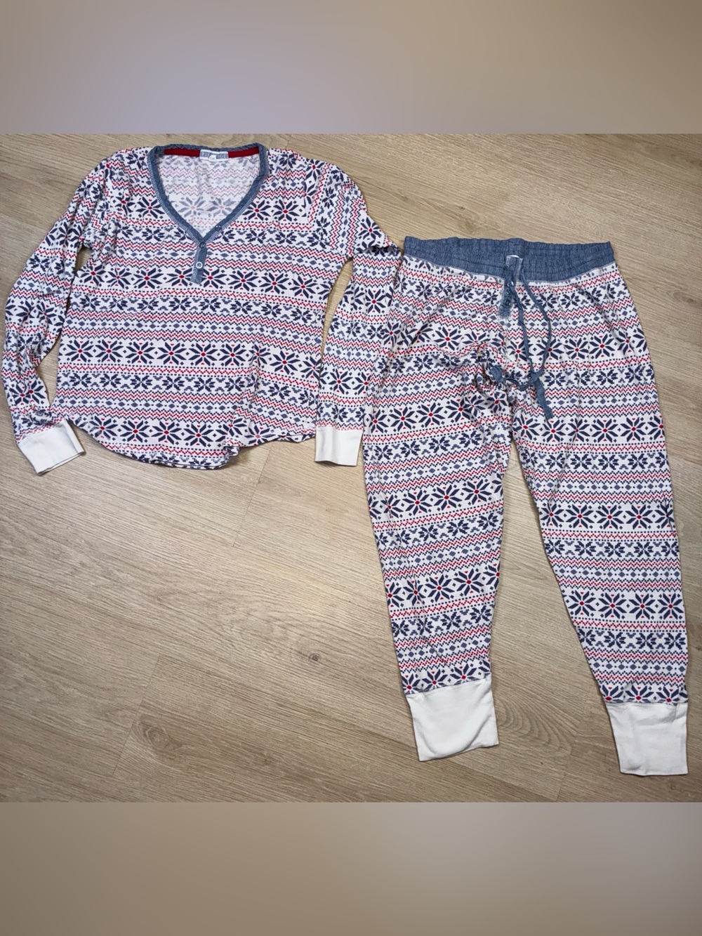 P.J. Salvage women’s Medium Fair Isle Henley Pajama Set - White, Navy & Red